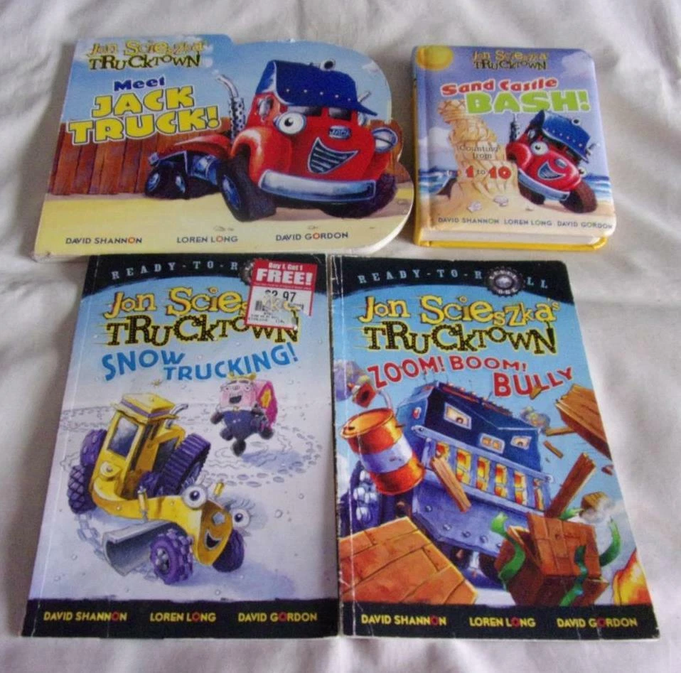 TruckTown Smash! Crash! by Scieszka, Jon: Near Fine Hard Cover (2008) First  Edition