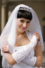 Bridal Veil Diamond Off White 2 Tiers Elbow Length Scallop Edge In Seed Beads