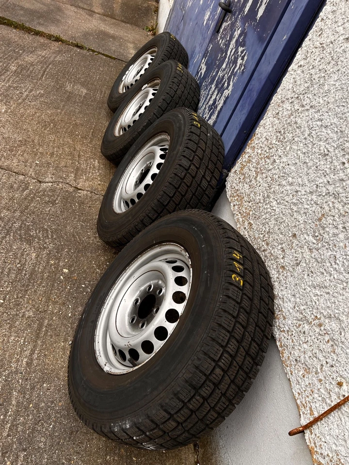 4xMercedes Sprinter/VW Crafter Winterräder 225/75/16 C - Teil.A0014019202 !! - Bild 2 von 4