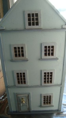 Puppenhaus   -  Holz mit Zubehör