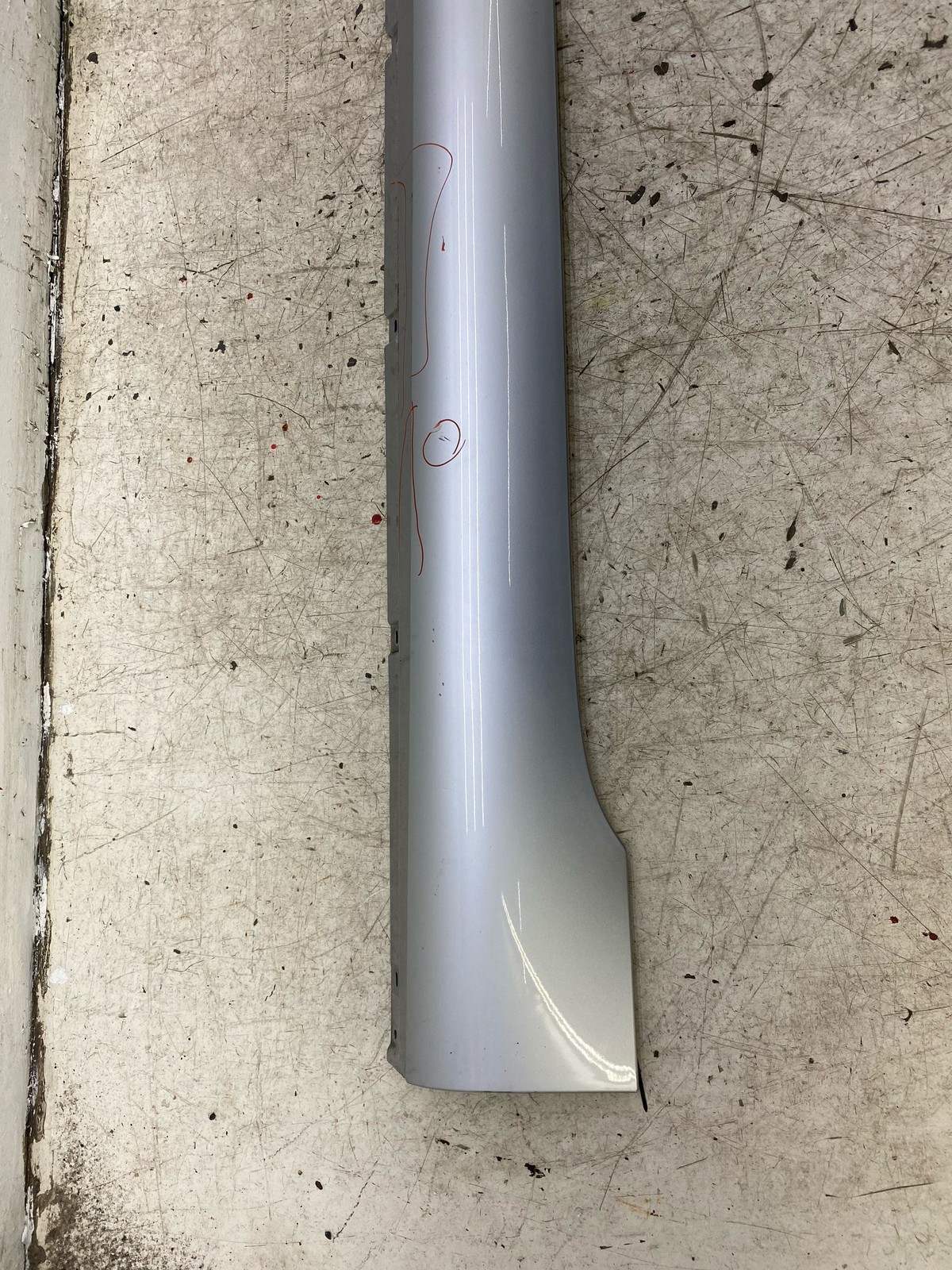 2014-2019 BENTLEY FLYING SPUR OEM RIGHT LOWER SKIRT ROCKER MOLDING PANEL