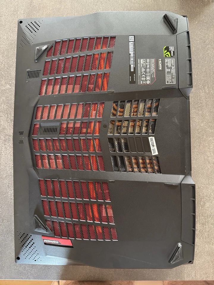 Pc portatile gaming usato MSI GT75 VR 7RF Titan Pro - Immagine 3 di 4