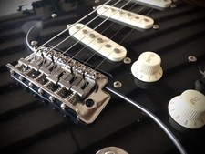 Vintage FENDER SQUIER Stratocaster MIK Korea Black Strat Gilmour 1990s