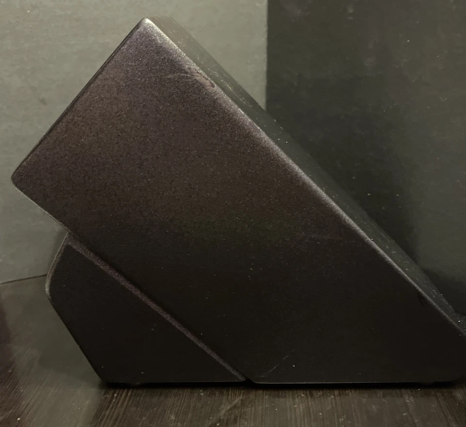 J. Bloque de almacenamiento de cuchillos de madera dura de 15 ranuras A. HENCKELS, acabado NEGRO Foto 4 de 4