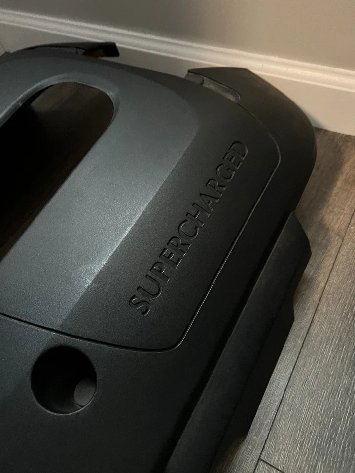 Cubierta del motor Jaguar XJR STR 2004-09 Foto 3 de 4