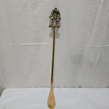 SOLID BRASS SHOE HORN WITH A NICE   DESIGN  190 GRAM IN WEIGHT 44 CM LENGTH