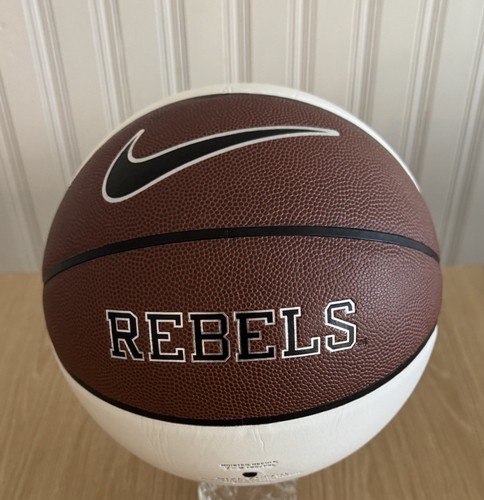 2024-25 OLE MISS REBELDES EQUIPO FIRMADO BALONCESTO SEC NIKE MISSISSIPPI - Imagen 8 de 8