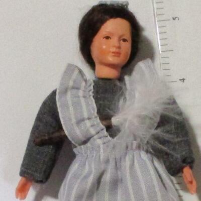 Victorian Lady Doll 11 1113 Chambermaid Caco Flexible Dressed Dollhous Miniatur