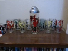 Vintage Mid Century Oriental Asian Design Cocktail Shaker and Eight Glasses