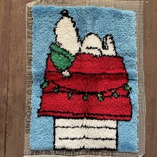 Vintage Snoopy Doghouse Completed Latch Hook Rug Shag 20 x 27" Peanuts