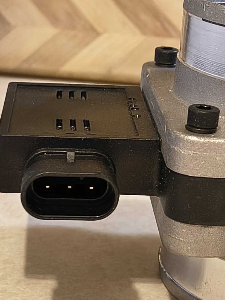 Sensor de flujo de aire de masa - Conjunto completo Walker Products 245-1062 Foto 4 de 4