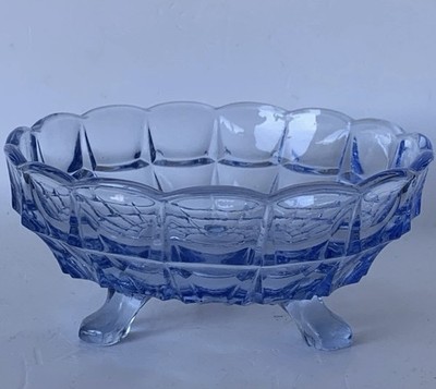 VINTAGE & SELTEN! 50/60er Jahre ''Zuckerdose aus geschliffenem Glas mit 3 Füßen'' - neuwertig (c3)