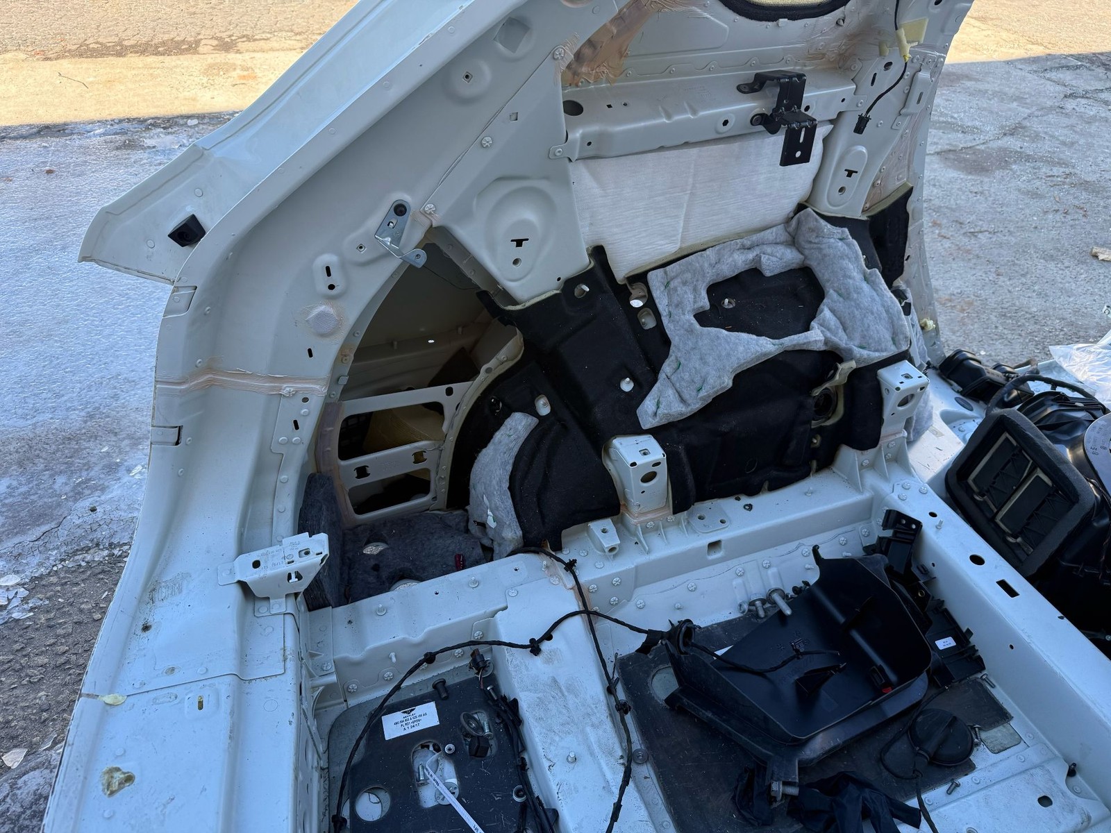 2015-2020 Bentley Bentayga Rear Left Quarter Panel Body Cut Ghost White (6919)