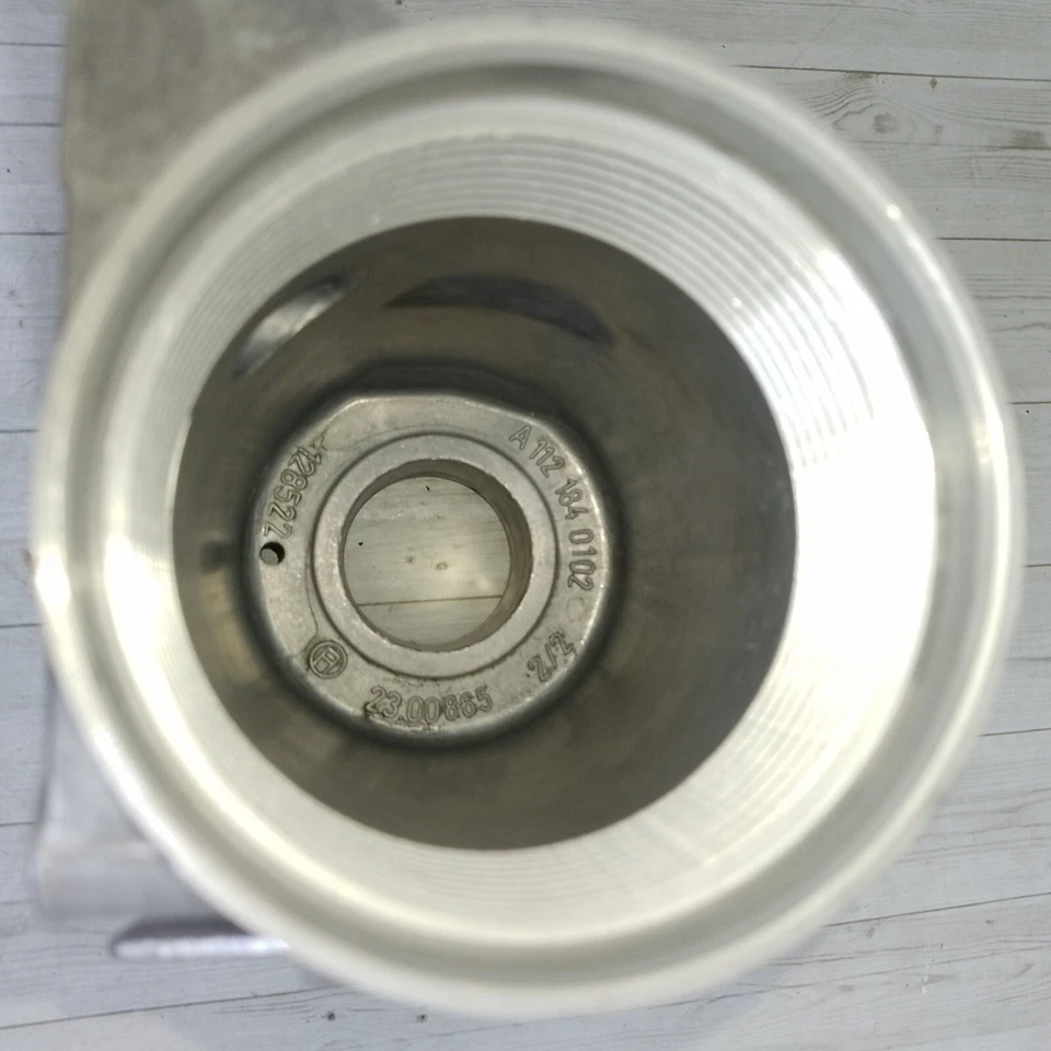 Mercedes Benz A112 184 0102 Oil Filter Housing 128522 / 2300865 NOS - Image 3 of 4