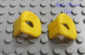 NEW Lot//2 Lego Minifig YELLOW LIFE JACKETS Sailor Ship /& Boat Preserver Vest Set