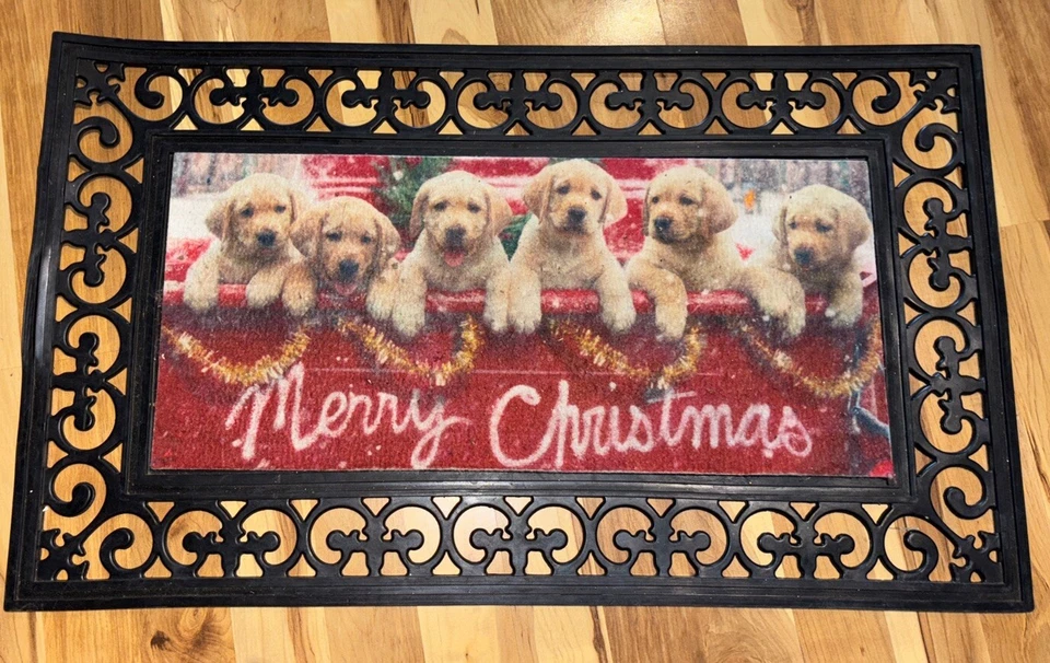 Alfombra cambiable de sasafrás de hoja perenne e inserto de labrador retrievers de Navidad. Foto 2 de 4