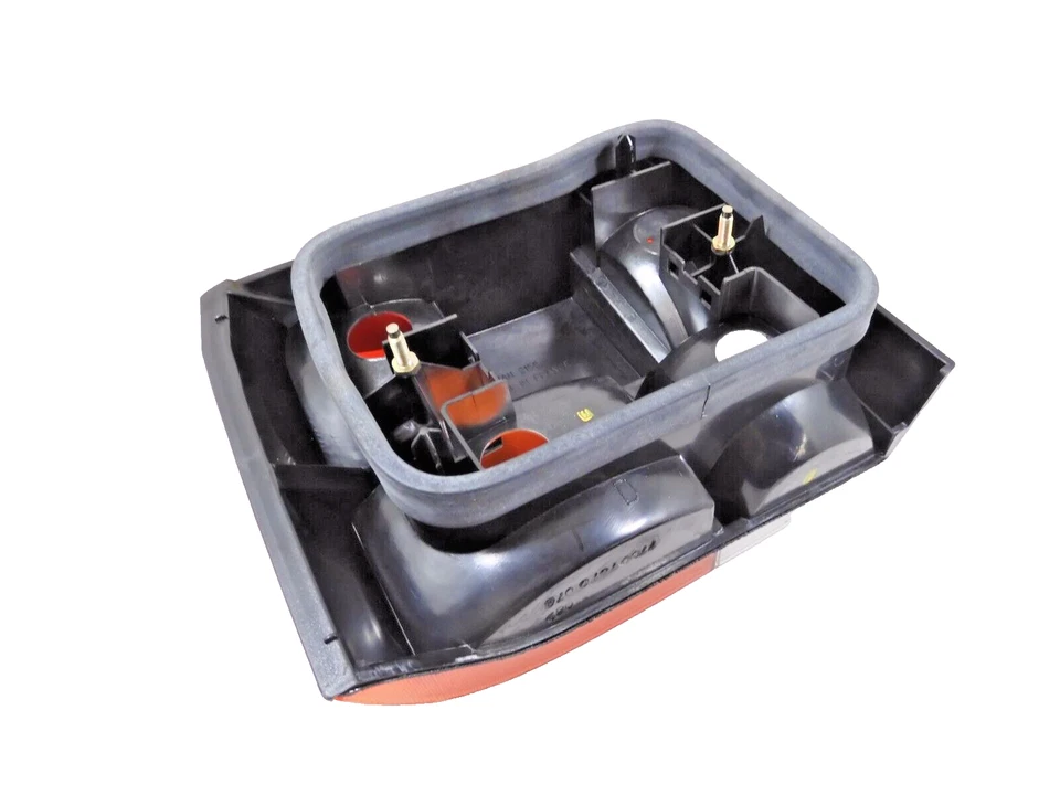 (301) 7701033776 Orig. RENAULT 19 Fanalino Posteriore Destro 7701033776 - Immagine 2 di 4