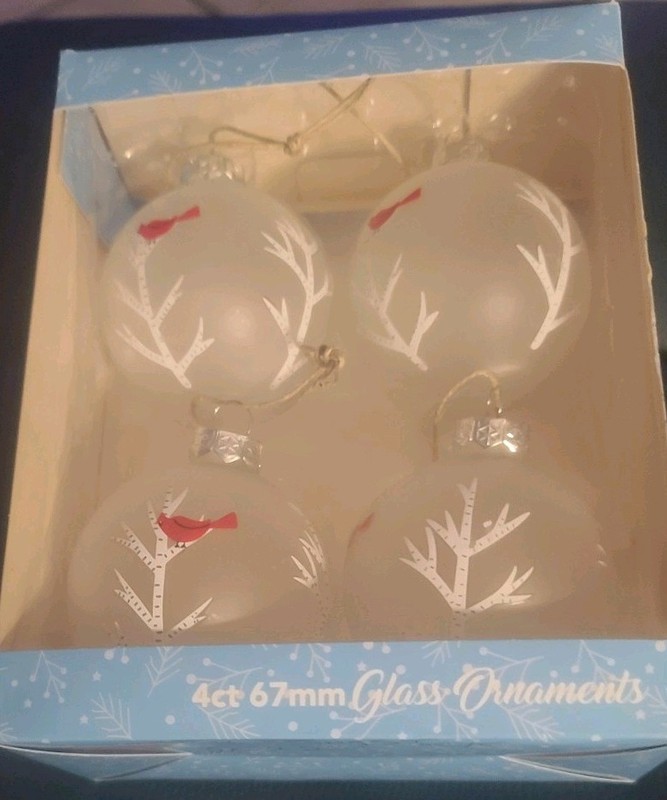   4 Glass Ornaments cardinal on tree  in orginal Old Time Pottery  box  67 mm 