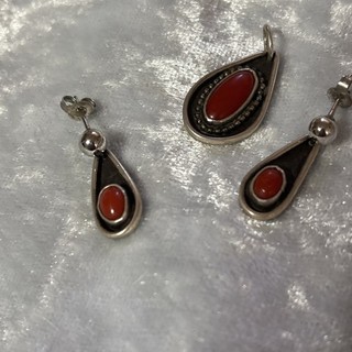 Vintage Native American Coral Southwestern necklace.earrings