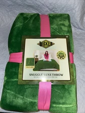 WICKED throw blanket Elphaba. Very Soft, Green. Elphaba Hats On It  50x70 NWT