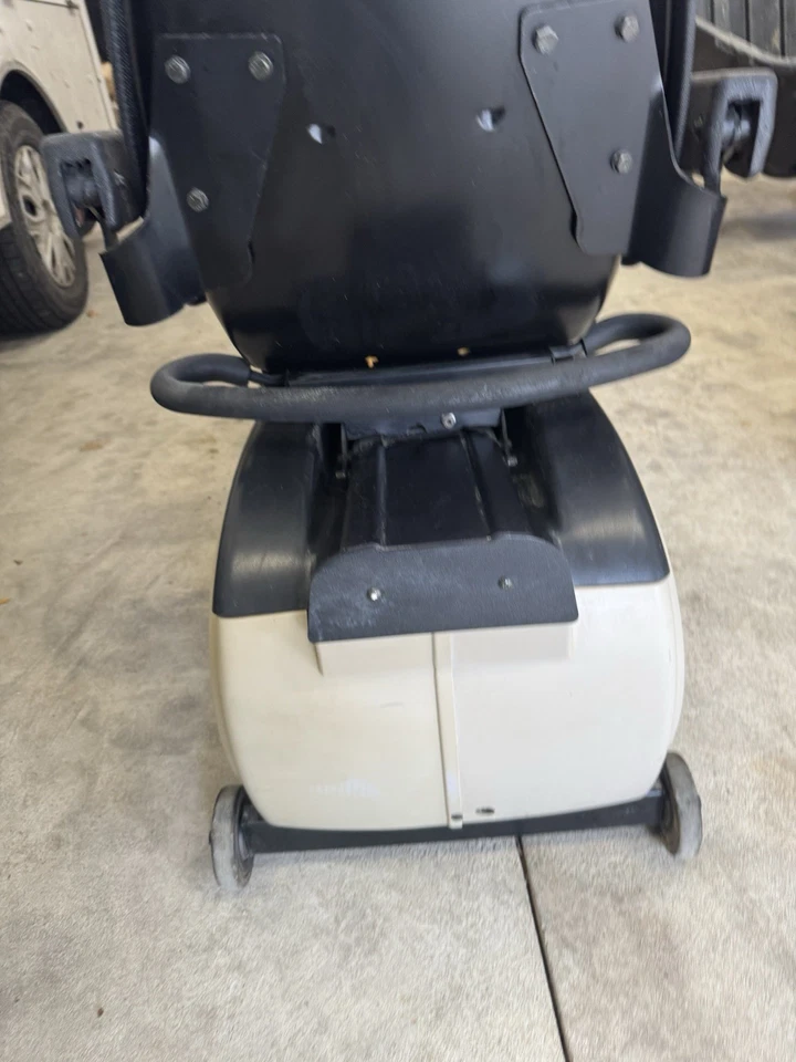 Entrenador elíptico NuStep TRS4000 T4 (el envío está disponible paga el cliente) Foto 4 de 4