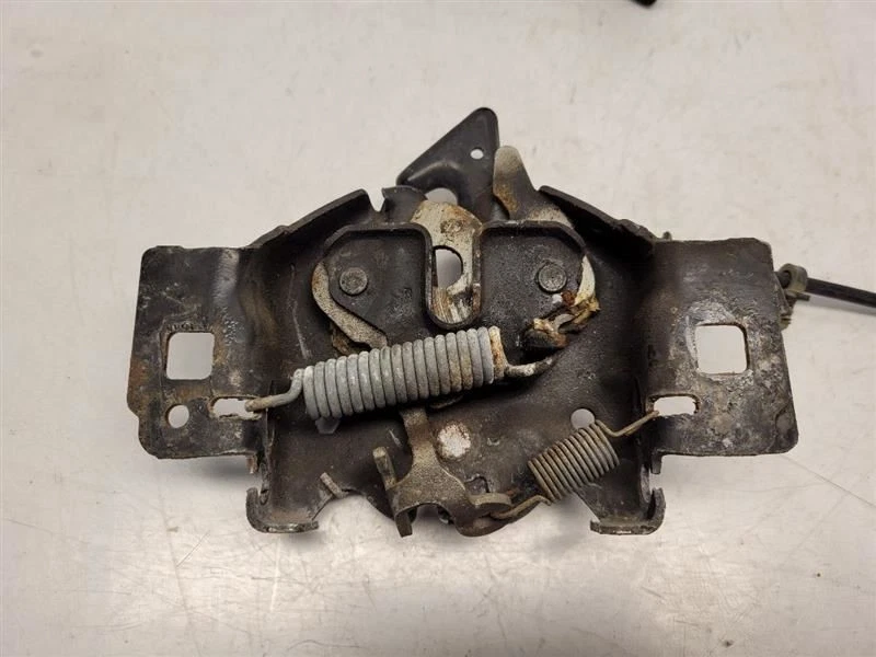 2006 Ford F150 XLT Hood Release Latch & Cable   - Image 2 of 4