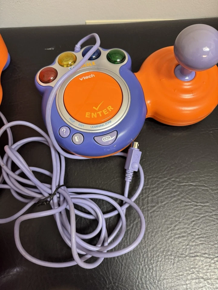 V TECH V Smile TV Learning System 4 Games Dora And Finding Nemo - Untested - Image 3 of 3