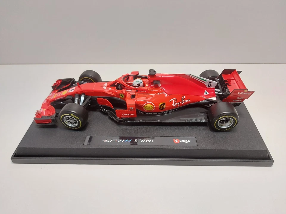 F1 Formula 1 Ferrari SF71H 2018 Sebastian Vettel Burago 1:18 con Box - Immagine 3 di 4