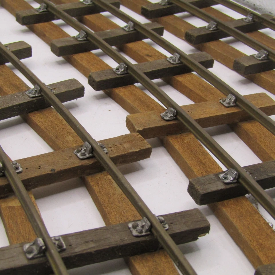 Bassett Lowke O Gauge Or Similar Wood 2 Rail Brass Curve Track 46cm x 4 - Image 3 of 3