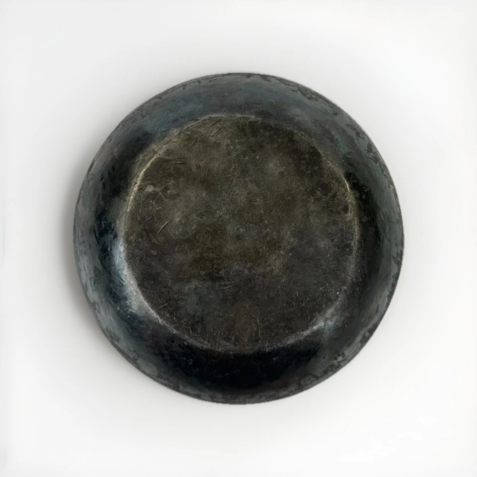 Exclusive 19th Century Indian Bidriware Vase – Silver, Zinc & Copper Inlay, 4.25 - Image 4 of 4