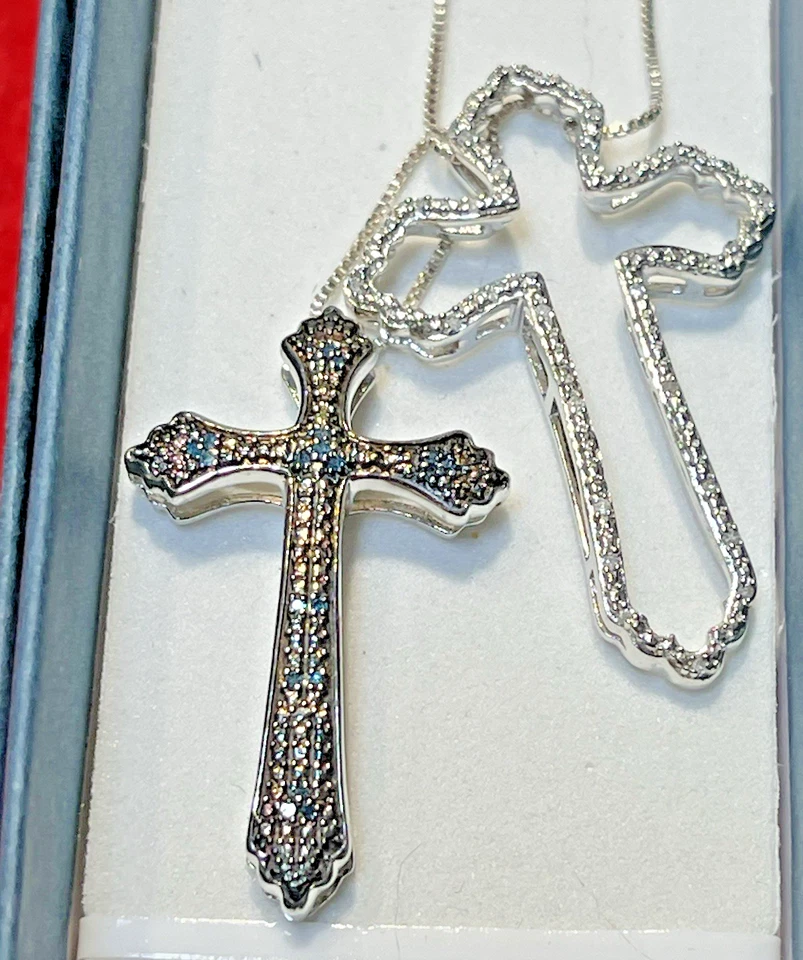 Collar de 2 cruces vintage de plata de ley de .925 con astillas de diamantes y zafiros azules Foto 3 de 4