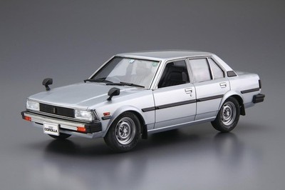 Aoshima 1/24 The Model Car Toyota E71/70 Corolla Sedan GT/DX '79
