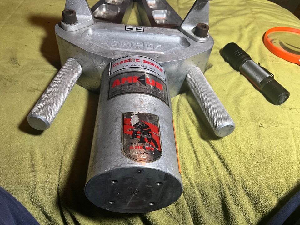 AMKUS Rescue Jaws of Life AMK Classic C series FREE SHIPPING | eBay