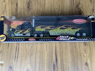 Jada Toys Peterbilt Hot Rigz 387 Die Cast Metal Hauler Semi 1:32