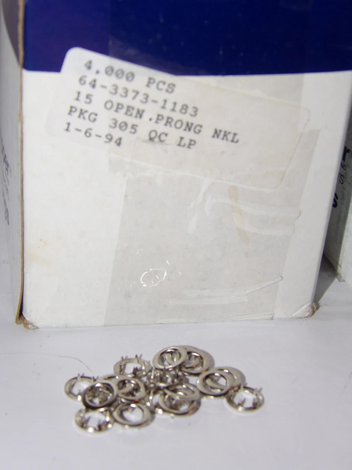 PINZA SCOVILL AÑOS 1.000 SUJETADORES A PRESIÓN PUNTAS BLANCO Y PLATEADO! ¡DUO TACHUELAS PLATEADAS! Foto 3 de 4