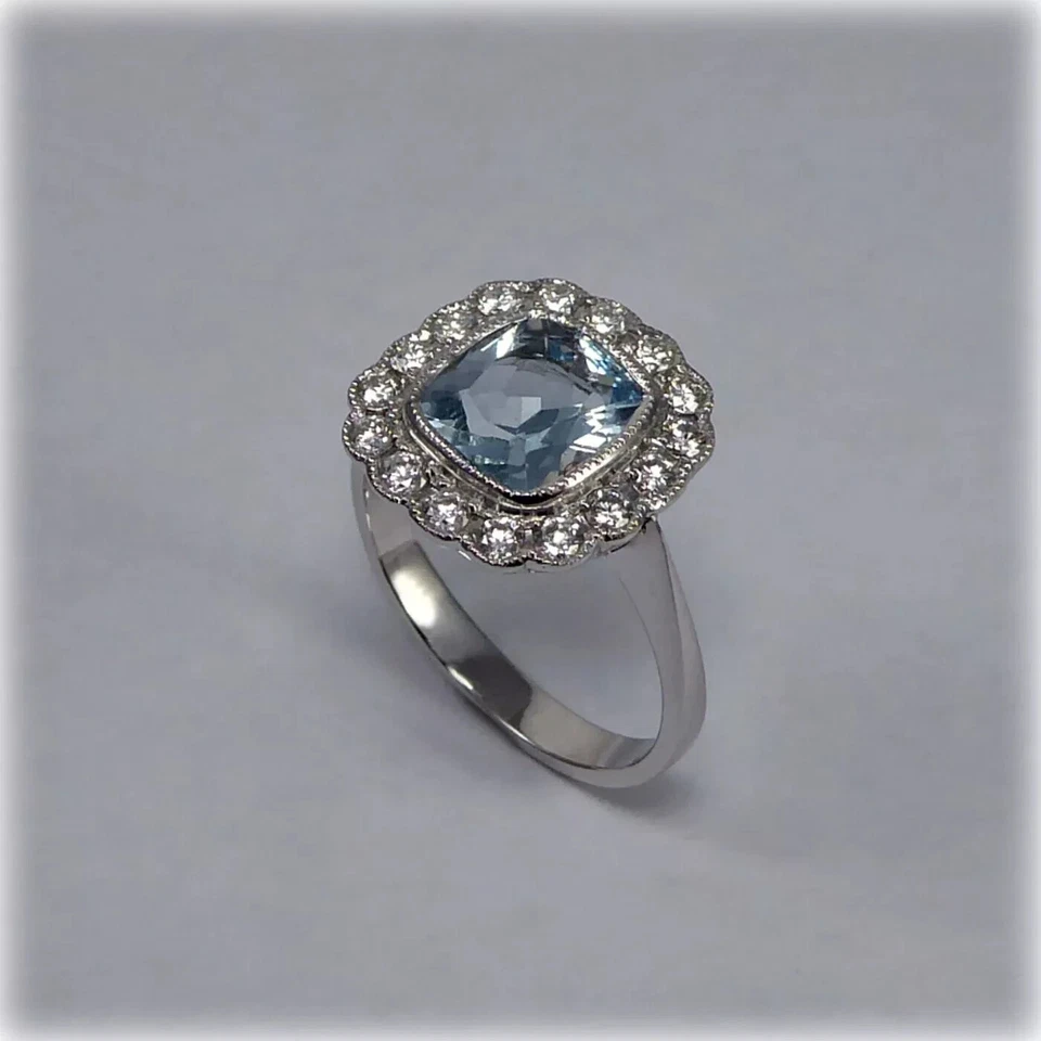 Anillo de aniversario de diamantes y aguamarina natural real cojín de 1,28 quilates de oro blanco de 14 quilates Foto 2 de 4