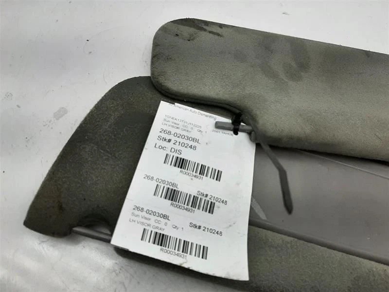 Parasol para conductor iluminado 00-03 Chevrolet Suburban 1500 15750542 Foto 3 de 4