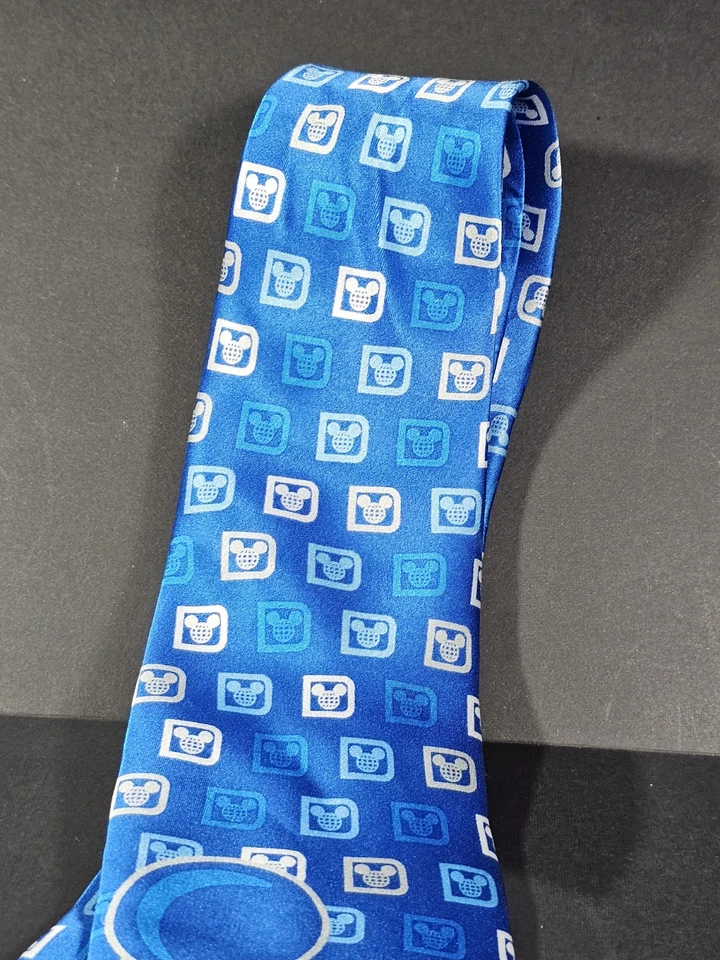 Corbata de Mickey Mouse roja blanca y azul de los parques de Disney para hombre, 62" X 3,5" Foto 4 de 4