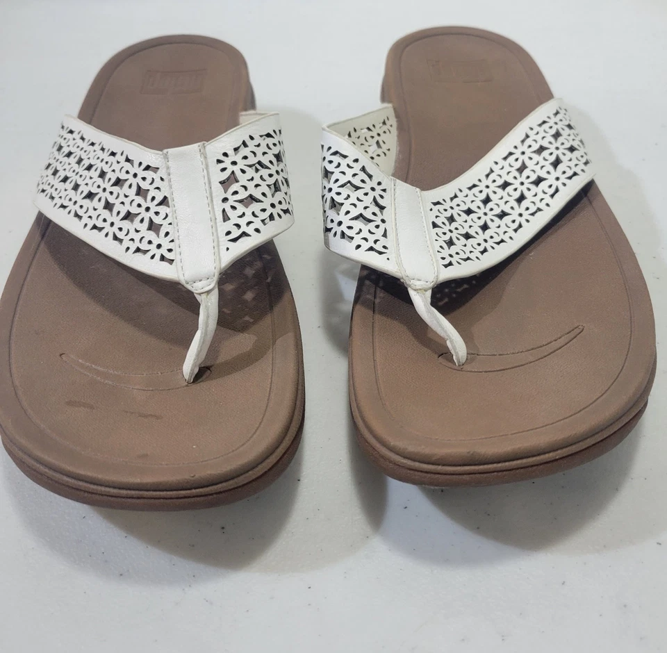 Sandalias FitFlop Lattice Surfa blancas de cuero con corte láser talla 11 Foto 2 de 4