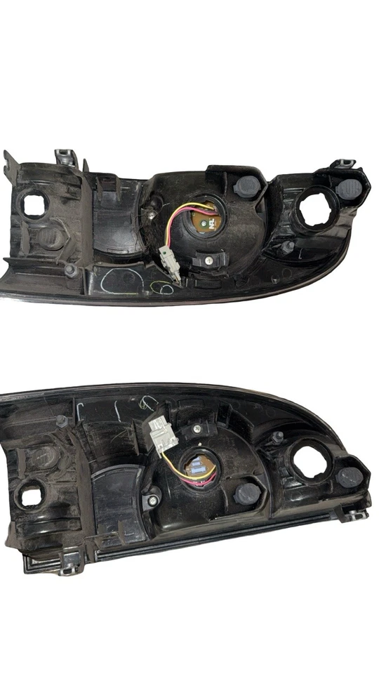 Conjunto de lanternas traseiras esquerda direita Toyota Tacoma 2ª geração fabricante de equipamento original - Imagem 4 de 4