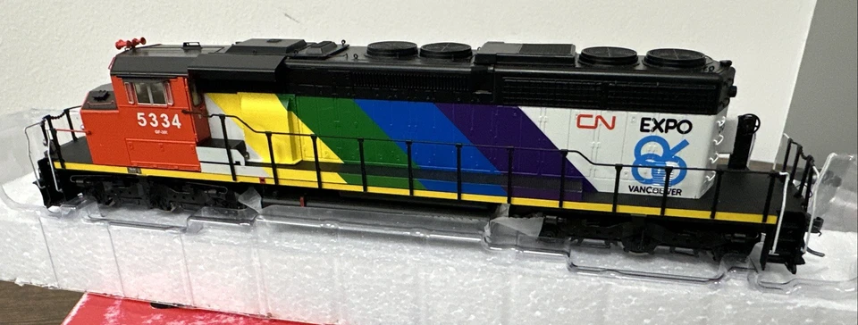 Intermountain Railway Co. HO #49305-01 SD40-2W Diesel Canadian National Expo '86 - Image 4 of 4