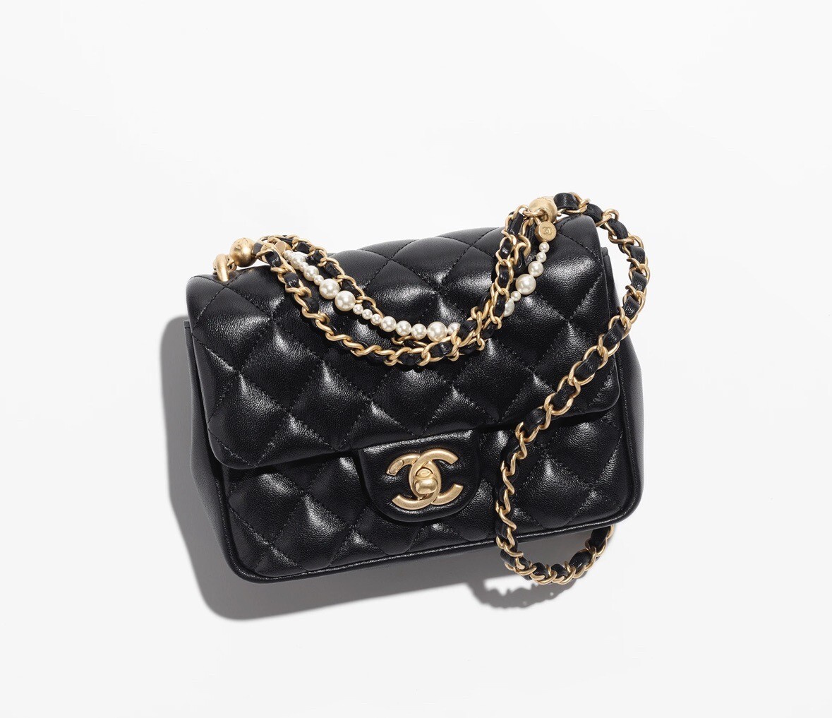 ♡CHANEL♡ ブラックレザー バッグ✨美品✨ CHANEL 24P Black Mini Flap Bag with Pearls Gold Hardware - 2024