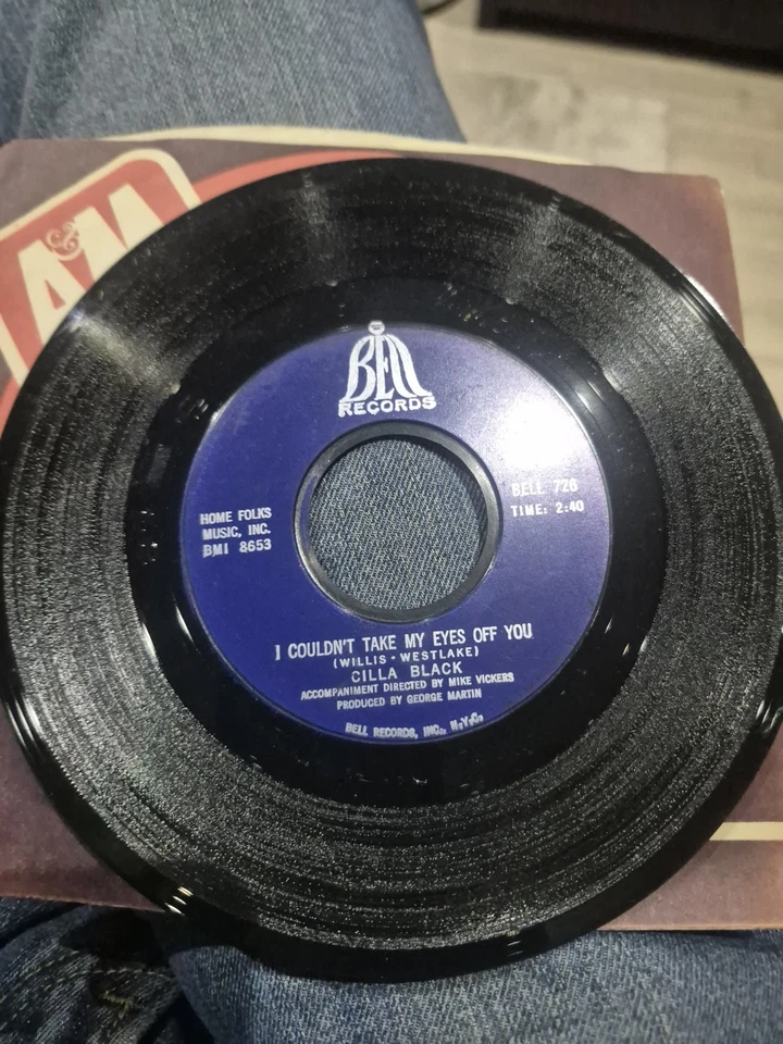 45 7" CILLA BLACK STEP INSIDE LOVE/I COULD QUITE MY EYES OFF YOU EXC Foto 3 de 3
