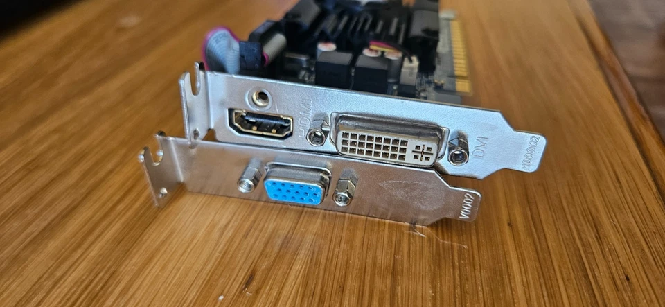 targeta grafica gigabyte perfil bajo - Image 2 of 2