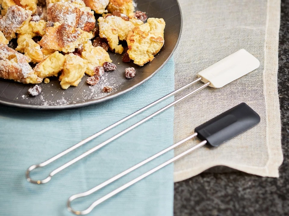 Rosle Stainless Steel & Silicone Flexible Spatula, 10-inch,White - Image 3 of 3