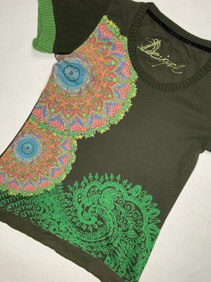 Suéter geométrico caqui manga corta Desigual para mujer talla grande Foto 2 de 4