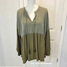 Gigio USA Women's Tunic Size M Blouse Striped Tassels Green Long Sleeve 