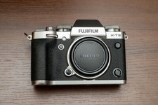 Fujifilm X-T3 body silver with original case and box 