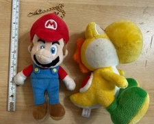 Nintendo Super Mario Plush Lot – Mario Keychain San-Ei & Yellow Yoshi 7" 2006-07