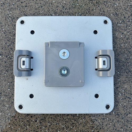 Humanscale VESA monitor Mounting Plate  1214A  100mm 75mm Pattern pre-owned 